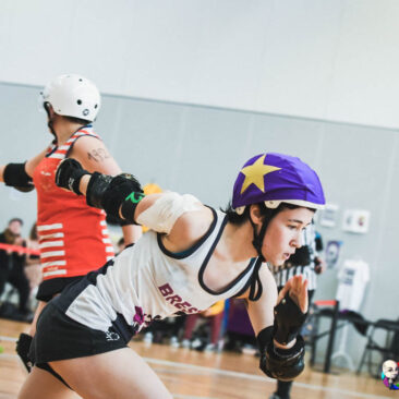Jammeuse en action de jeu (Brest Roller Derby Girls)