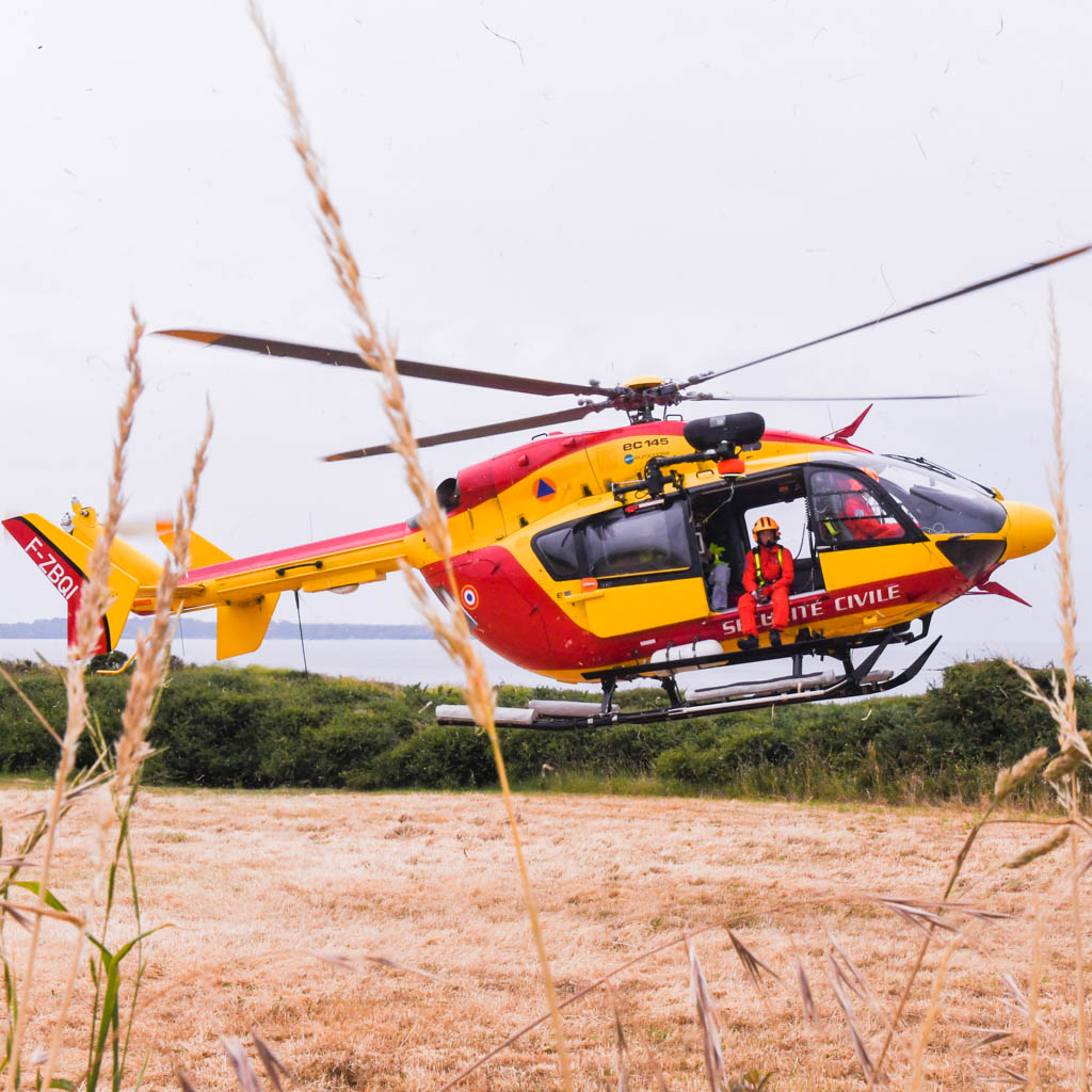 Posée de l'hélicoptère Dragon 56 sur un exercice avec la Samu 56