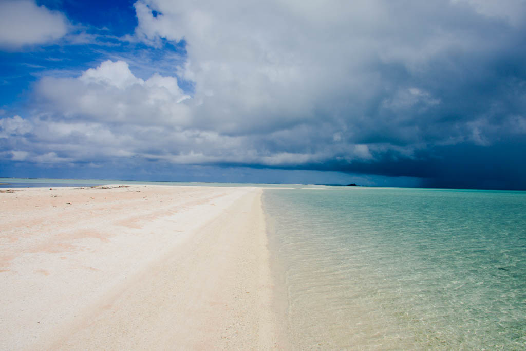 Plage de sable rose de Fakarava Sud (Polynésie française)