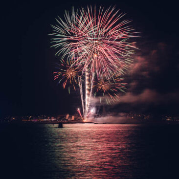 Formation - Feux d'artifice de Larmor Plage sur la baie de Lorient